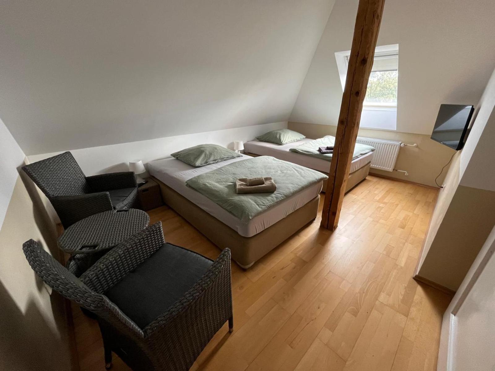 Doppelzimmer-Bad-Kuehlschrank-Tv-19 Meine Exterior foto