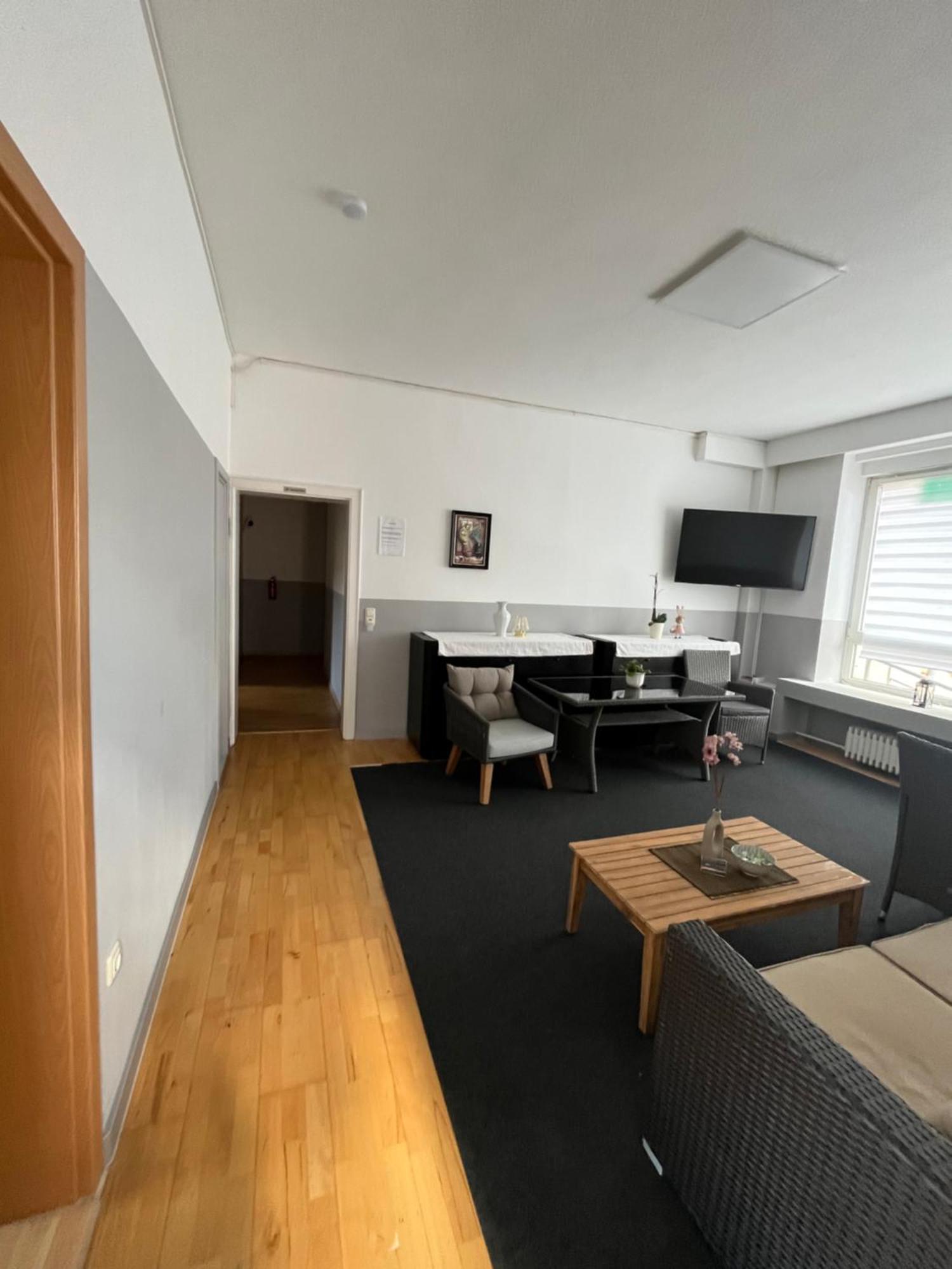 Doppelzimmer-Bad-Kuehlschrank-Tv-19 Meine Exterior foto
