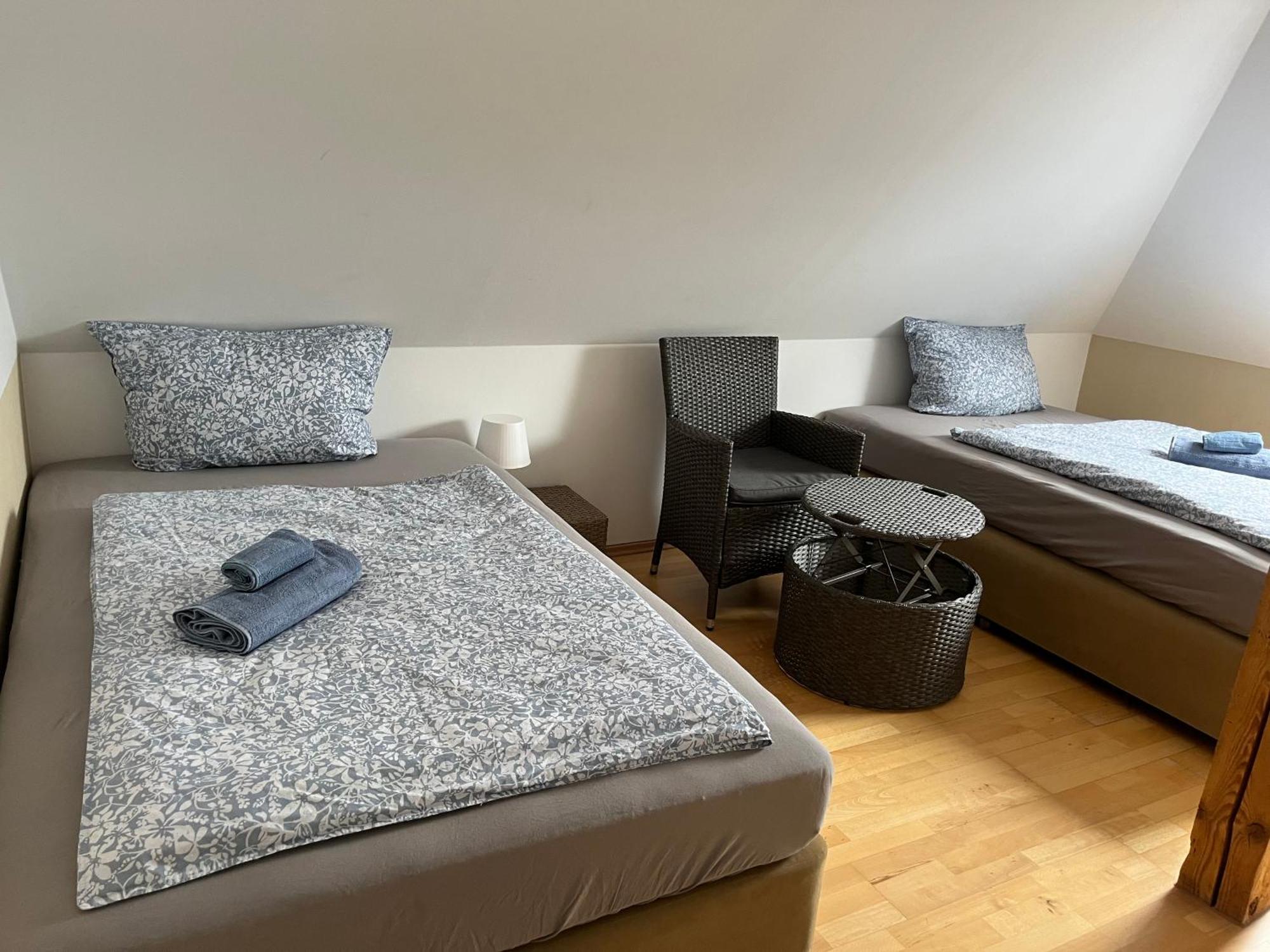 Doppelzimmer-Bad-Kuehlschrank-Tv-19 Meine Exterior foto