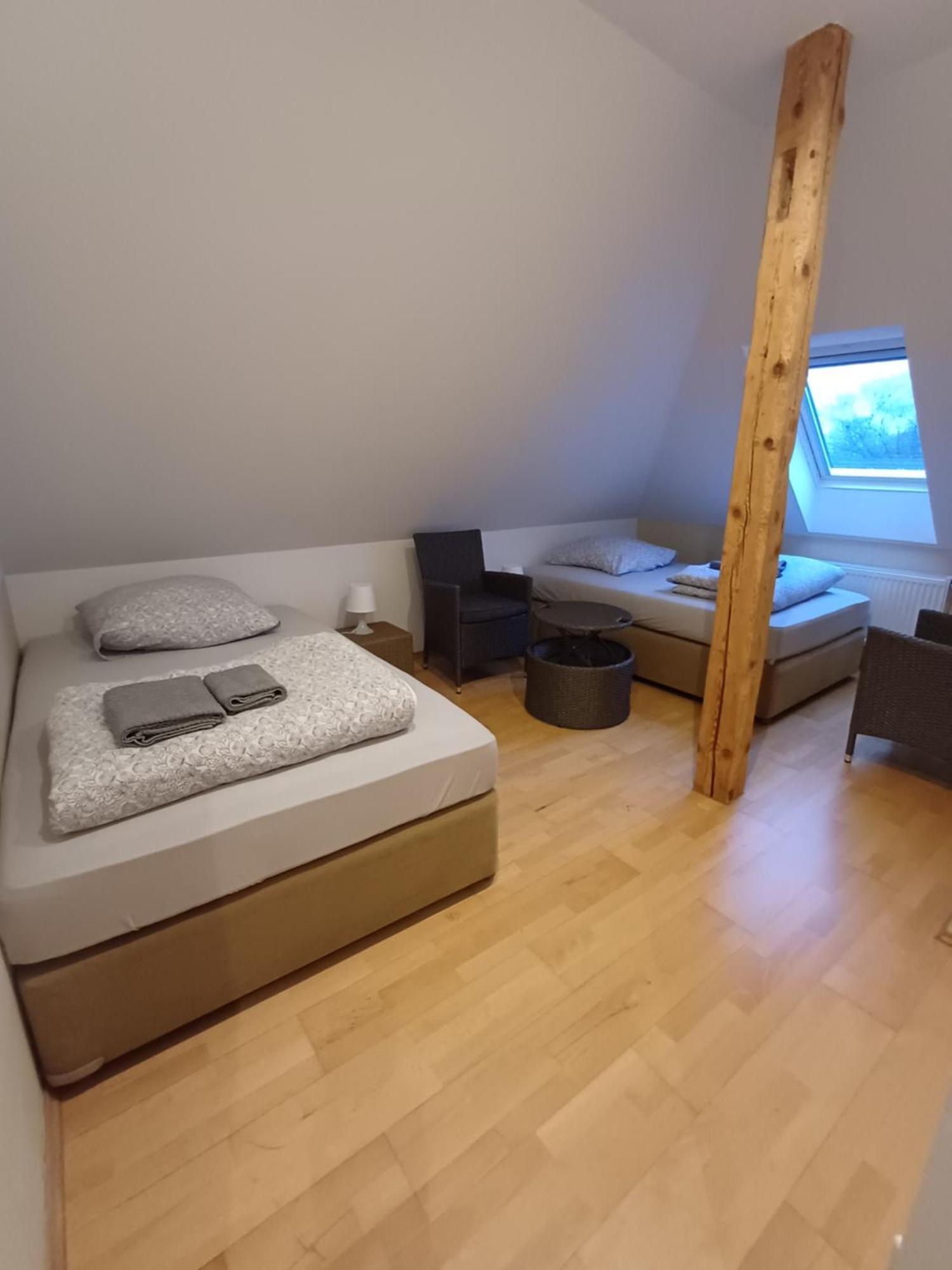 Doppelzimmer-Bad-Kuehlschrank-Tv-19 Meine Exterior foto