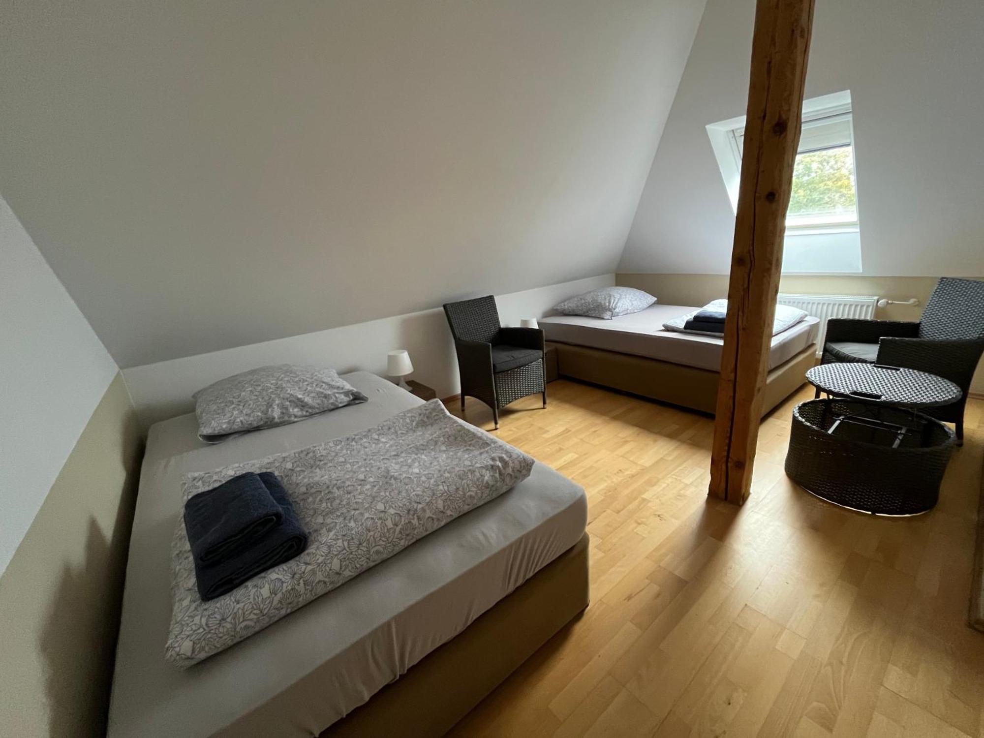 Doppelzimmer-Bad-Kuehlschrank-Tv-19 Meine Exterior foto