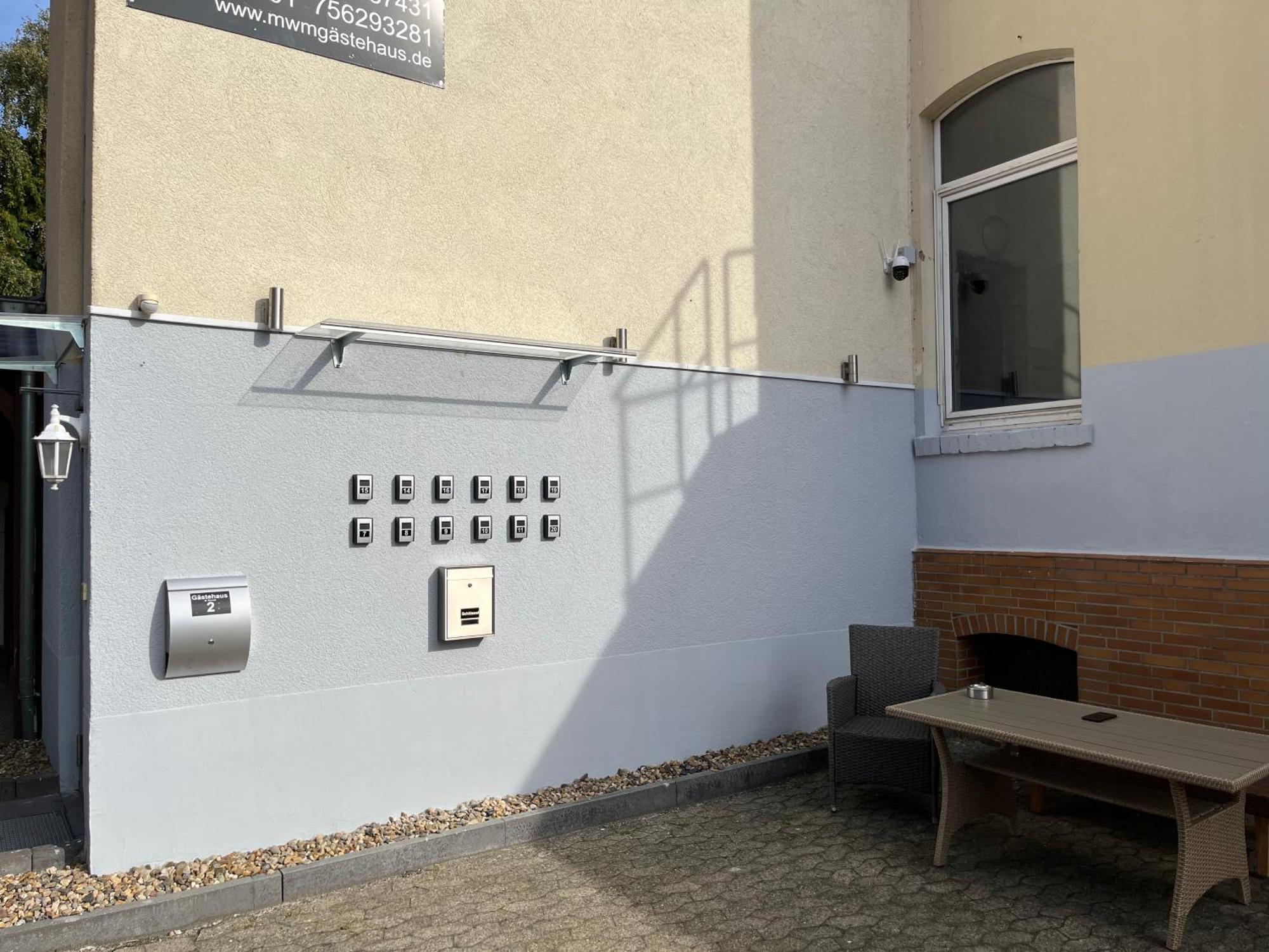 Doppelzimmer-Bad-Kuehlschrank-Tv-19 Meine Exterior foto