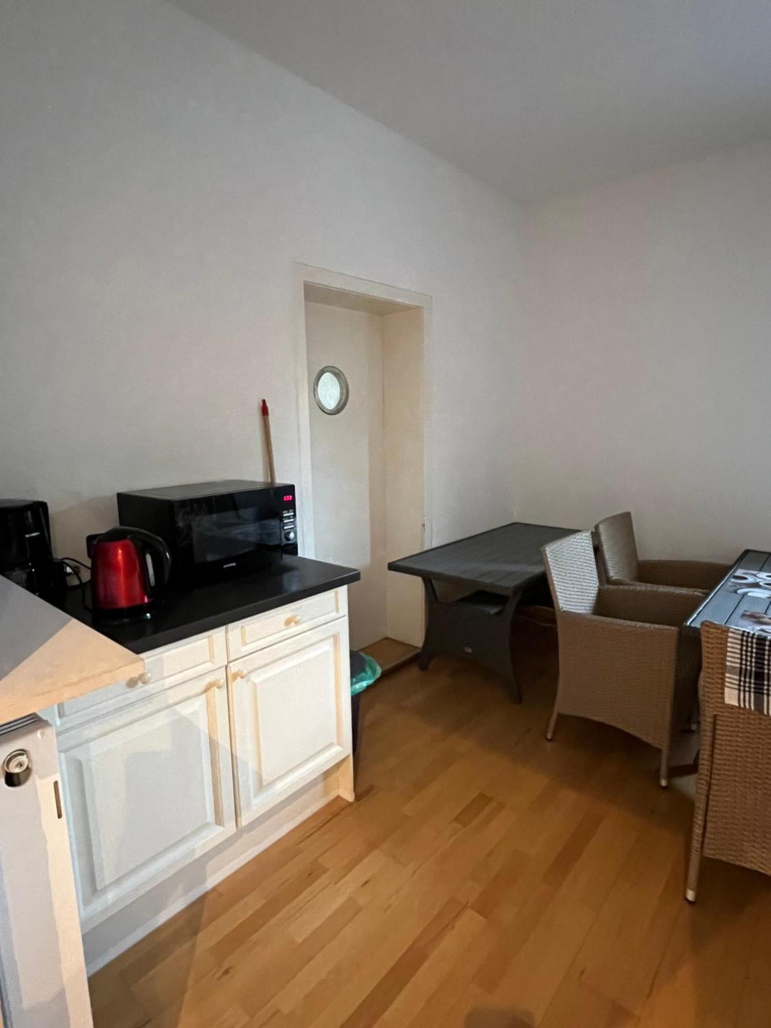 Doppelzimmer-Bad-Kuehlschrank-Tv-19 Meine Exterior foto