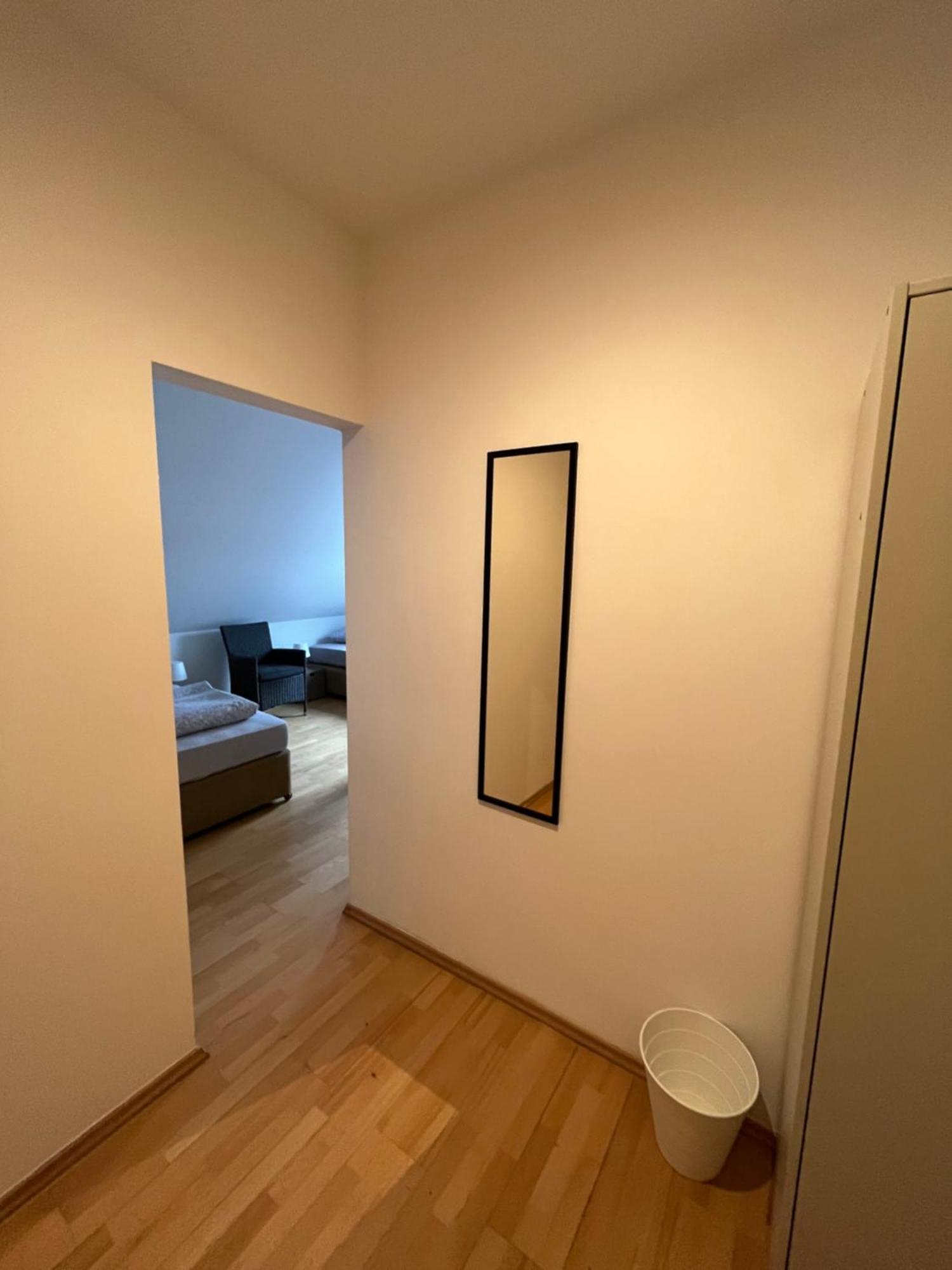 Doppelzimmer-Bad-Kuehlschrank-Tv-19 Meine Exterior foto