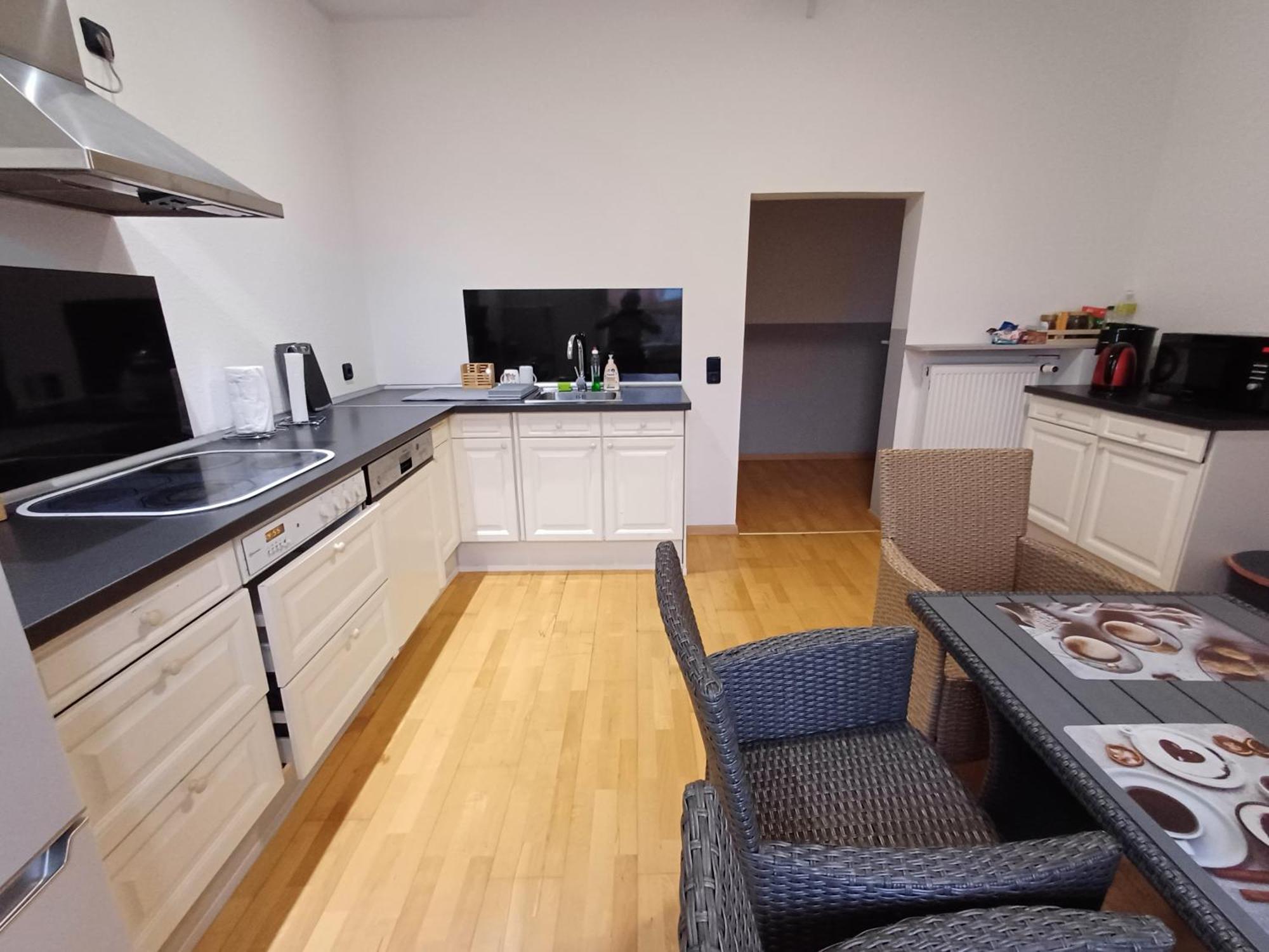 Doppelzimmer-Bad-Kuehlschrank-Tv-19 Meine Exterior foto