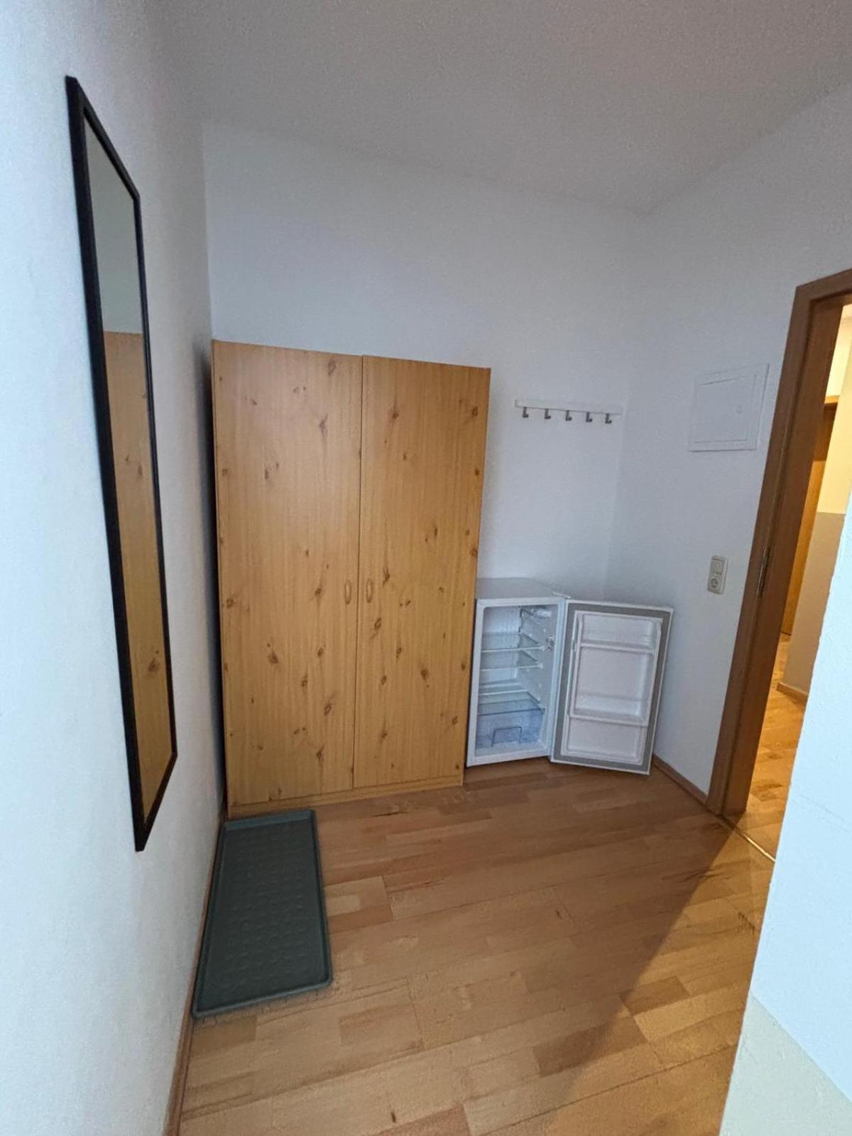 Doppelzimmer-Bad-Kuehlschrank-Tv-19 Meine Exterior foto